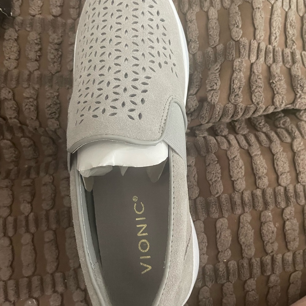 Vionic Gray Slip-On women’s shoes